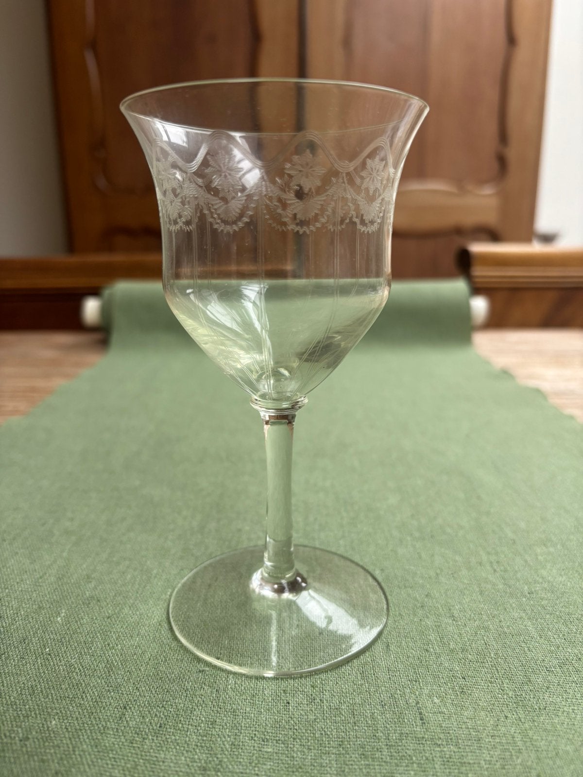 Antiek geslepen wijnglas 15 cm hoog, Ophalen of Verzenden