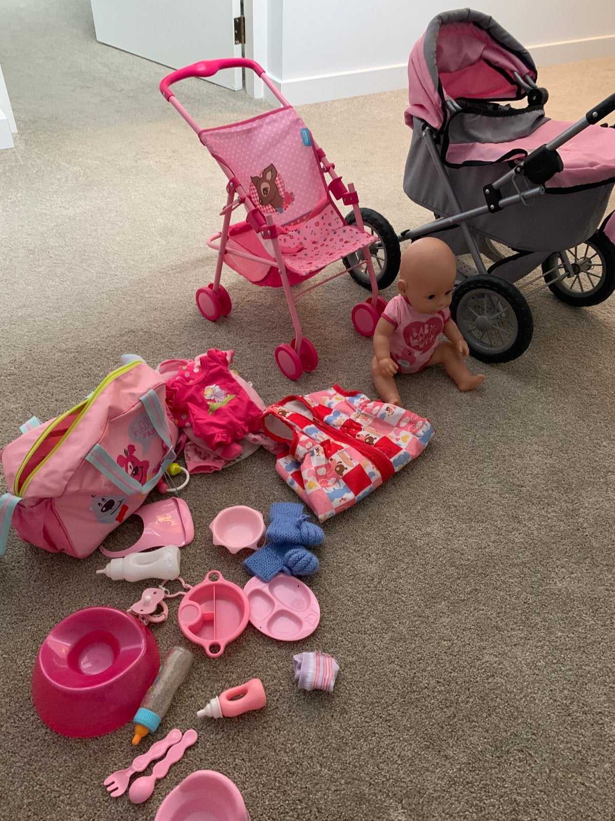Complete poppenset, Kinderen en Baby's, Speelgoed | Poppen, Ophalen, Zo goed als nieuw, Babypop