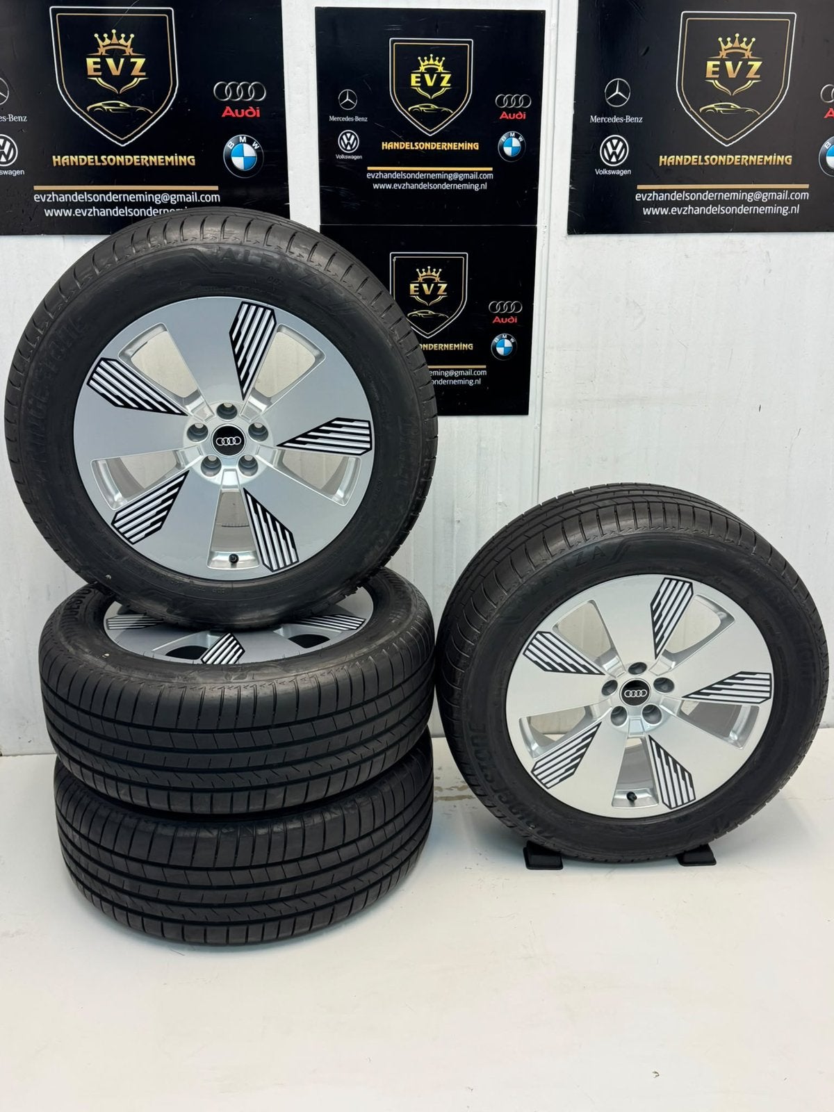 Org. Audi E-Tron Q8 lichtmetalen velgen zomerbanden 5x112, 19 inch, Gebruikt, 255 mm, Banden en Velgen