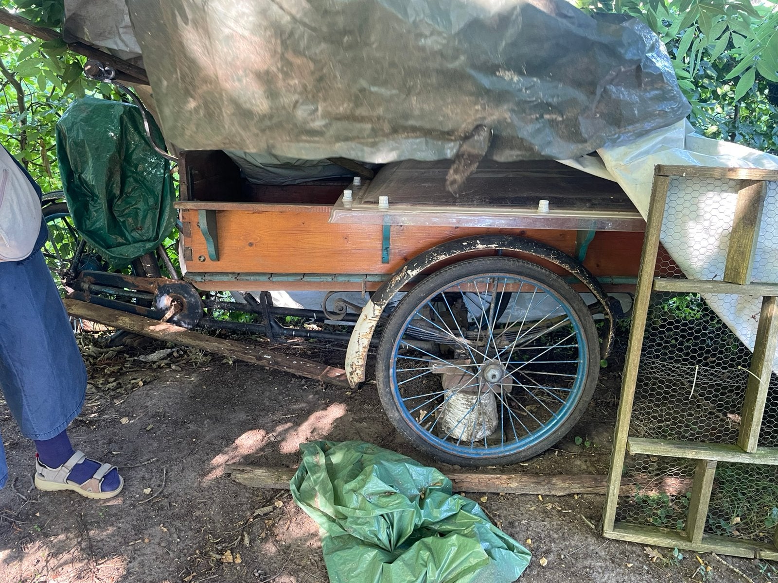 2 antieke bakfietsen, Ophalen, Gebruikt, Goederen