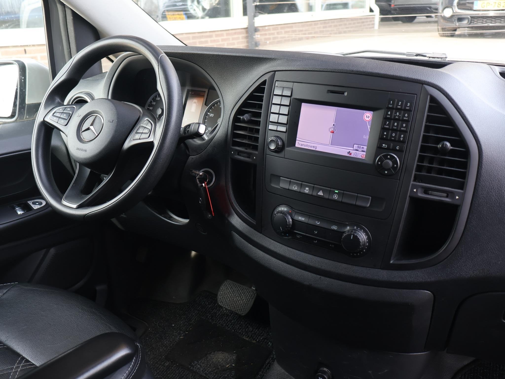 Mercedes-Benz Vito 114 CDI 136 PK AUT. LANG DUBBEL CABINE +, Euro 6, 4 cilinders, 2000 kg, Mercedes-Benz