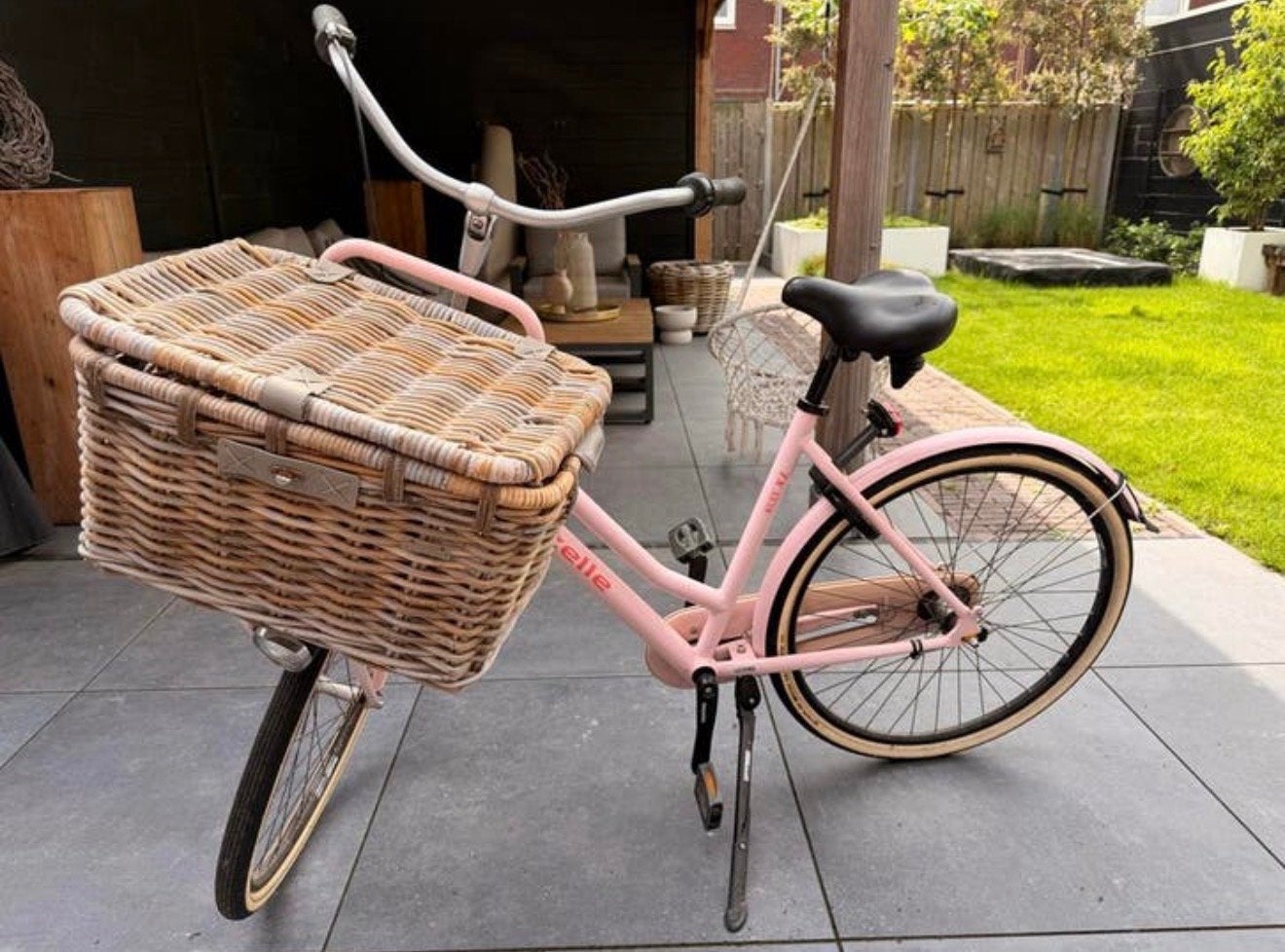 Roze Gazelle damesfiest 54cm met mand, Fietsen en Brommers, 53 tot 56 cm, Ophalen, Zo goed als nieuw, Gazelle