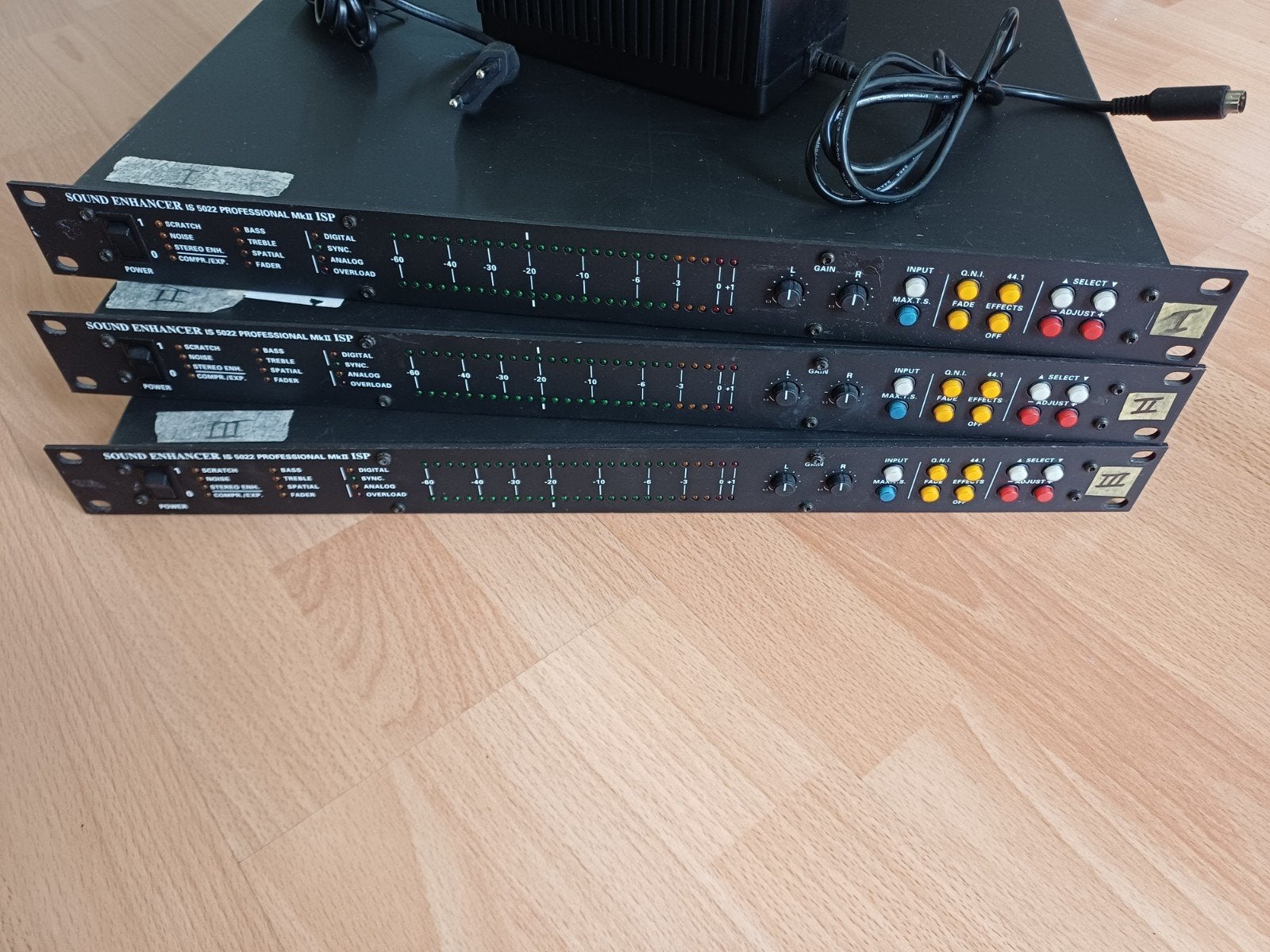 Philips Sound enhancer IS5022 3 stuks met semi defect, Ophalen, Audio