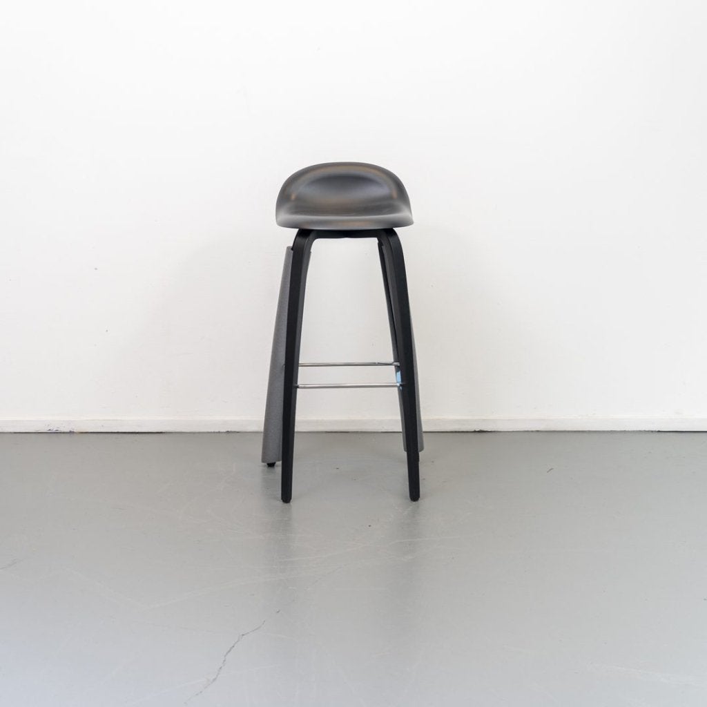 Gubi 3D Stool Kruk Zwart Hout, Niet ingevuld, Nieuw, Niet ingevuld, Niet ingevuld