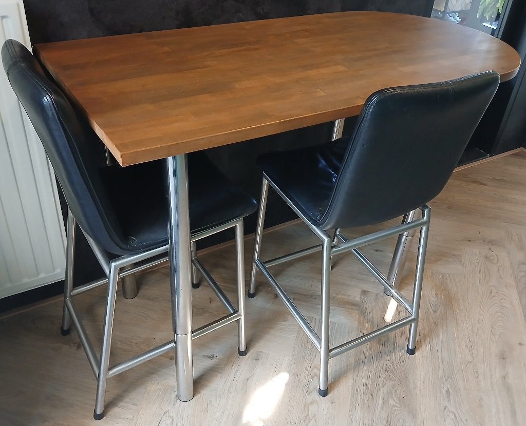 Stevige bartafel + 2 barkrukken, Huis en Inrichting, Barren, Ophalen, Gebruikt, Inclusief barstoelen
