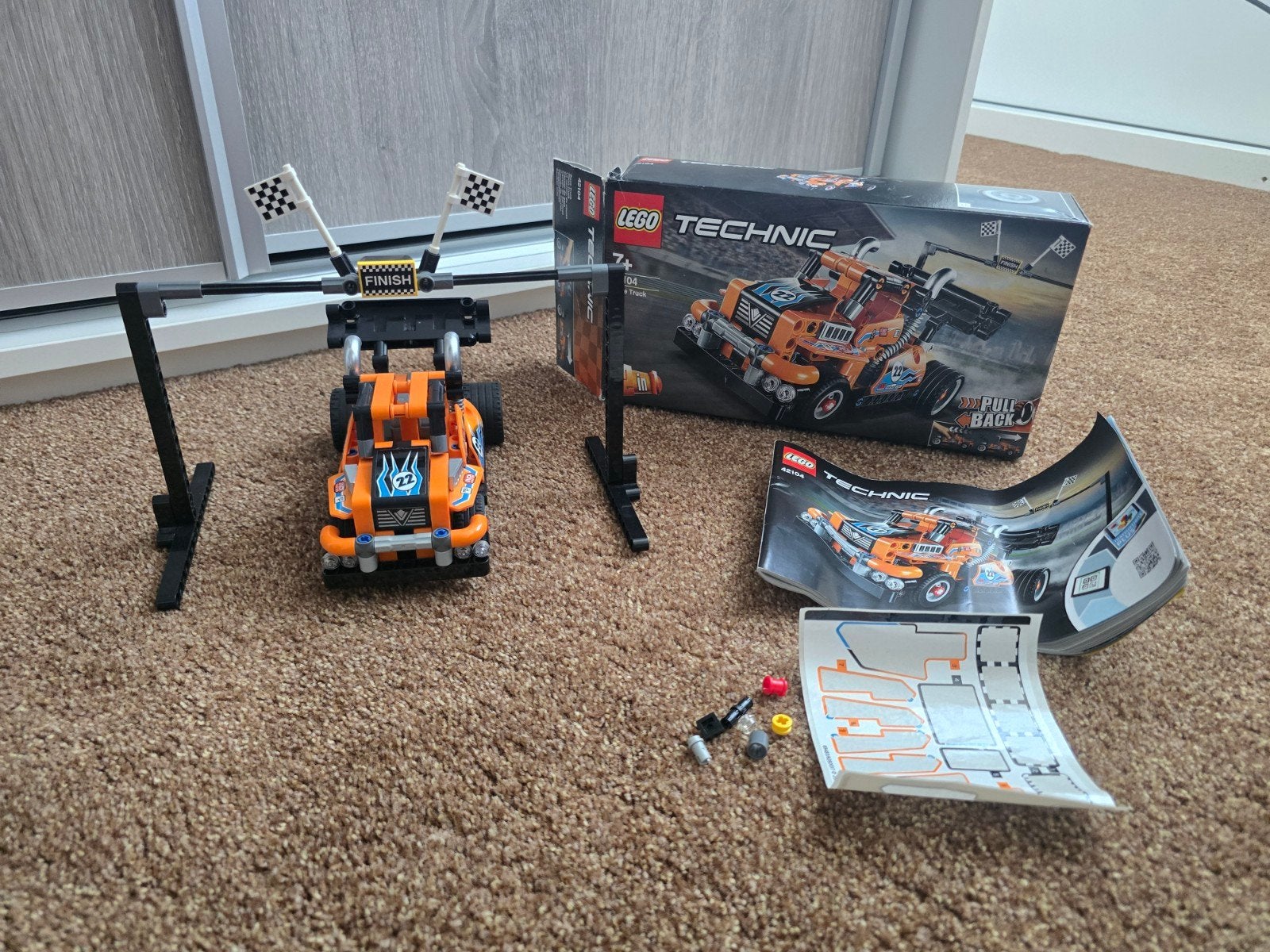 Lego Technic 42104 Race Truck - Compleet met doos en boekje, Ophalen of Verzenden, Gebruikt