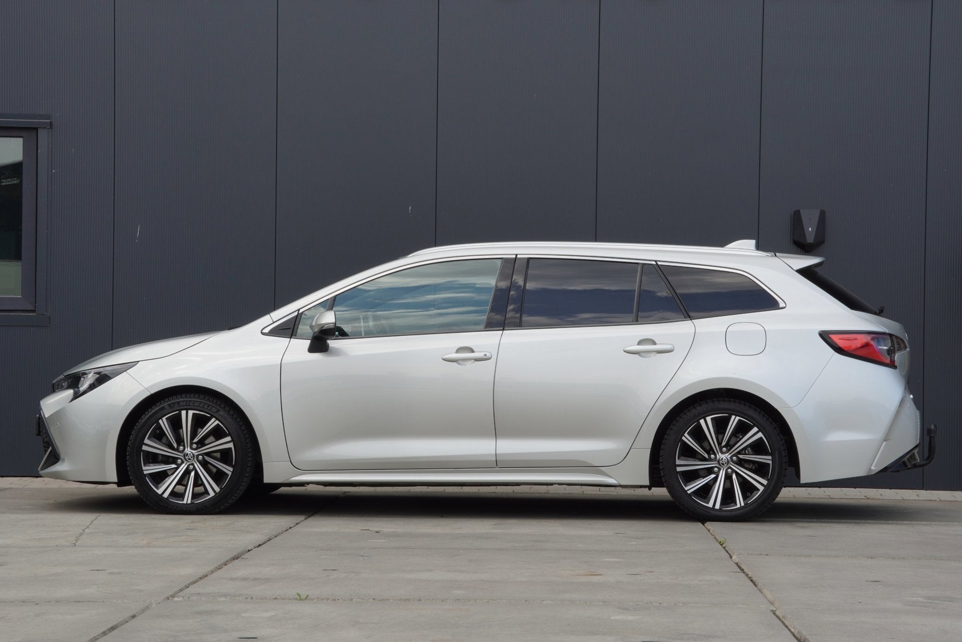 Toyota Corolla Touring Sports 2.0 Hybrid Dynamic|Automaat|zu, Auto's, 1345 kg, 450 kg, Gebruikt, 4 cilinders