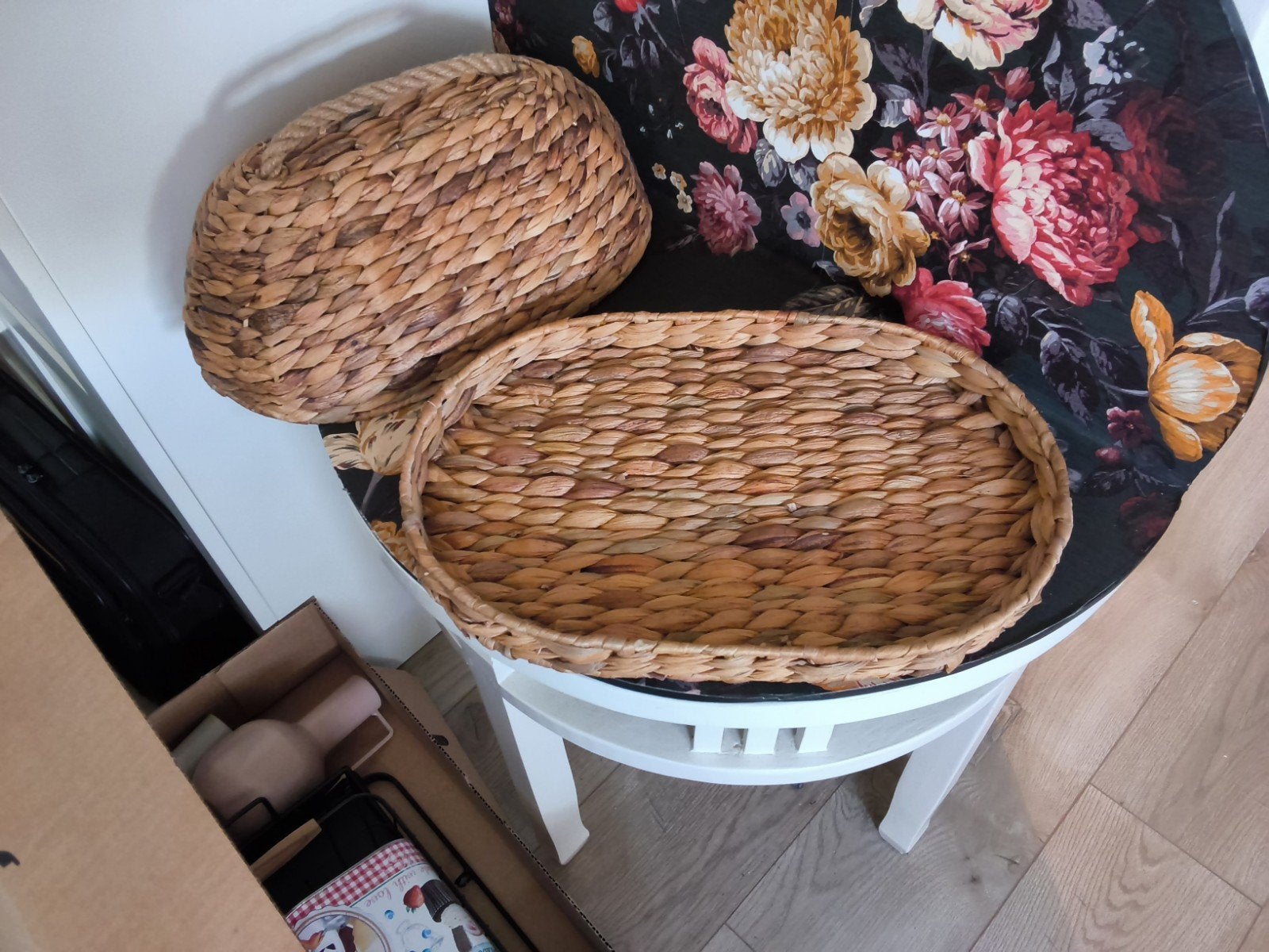 Gras rieten stolp voor sier of op de ontbijttafel, Ophalen, Gebruikt, Landelijk, Natuurlijk materiaal
