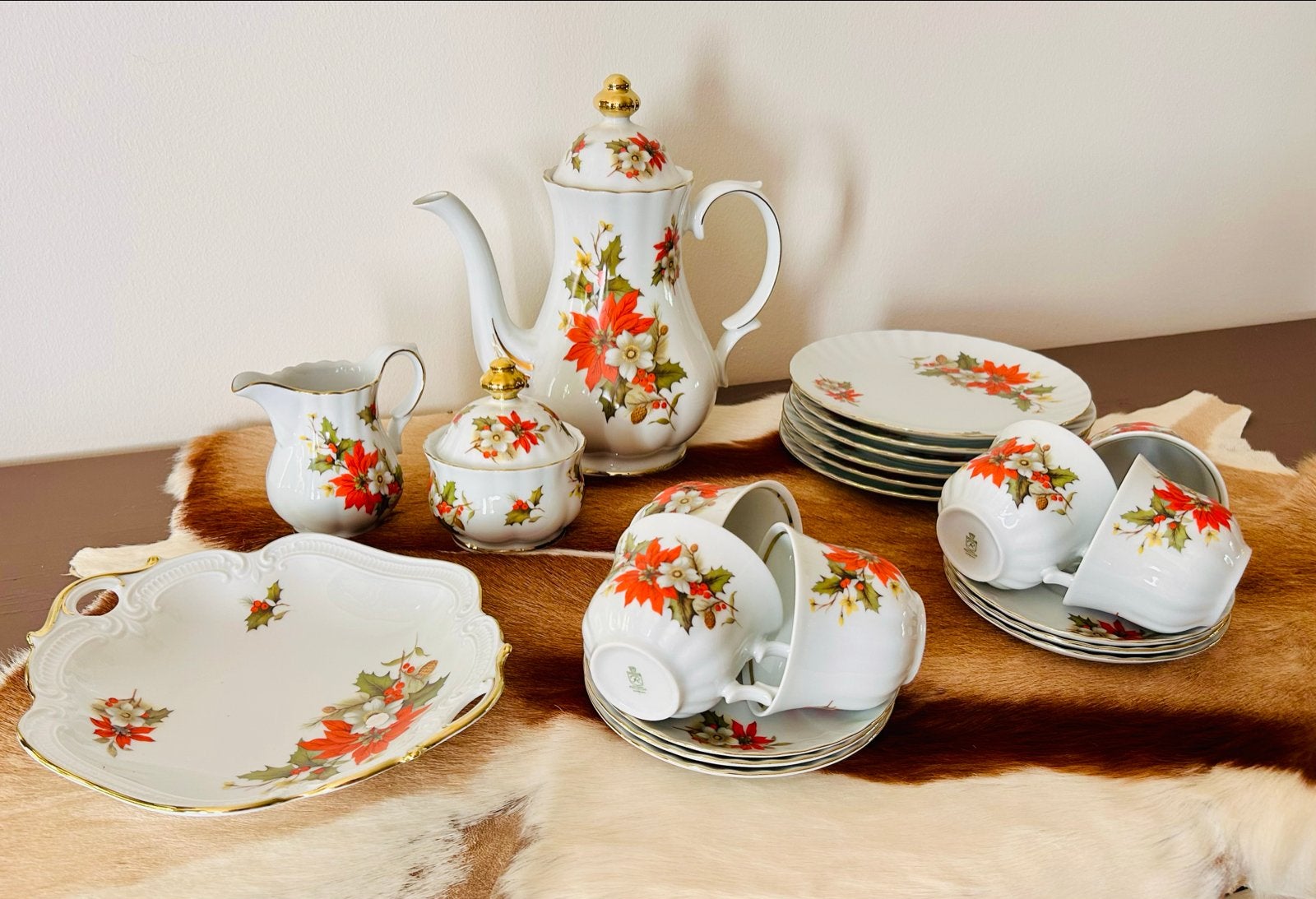 Wunsiedel Bavaria Porseleinen Servies met Kerstster Decor, Ophalen