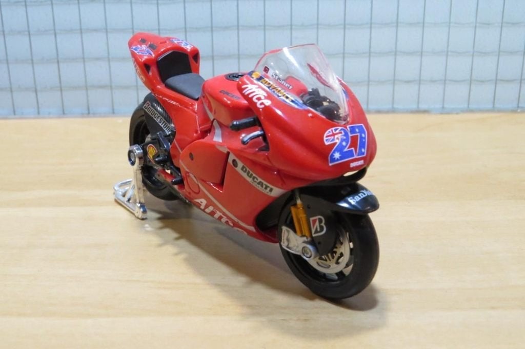 Casey Stoner Ducati Desmosedici 2007 1:18, MayCheong, Maisto, Nieuw, Ophalen of Verzenden