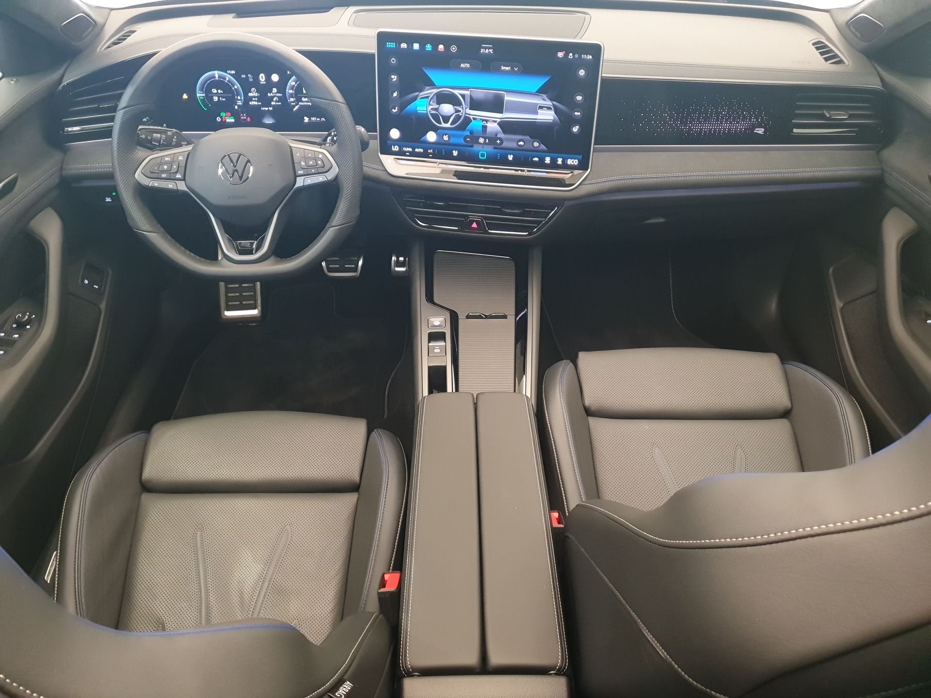 Volkswagen Passat Variant 1.5 eHybrid 272pk DSG/AUT R-Line P, 77 km/l, Zwart, 4 cilinders, Hybride Elektrisch/Benzine