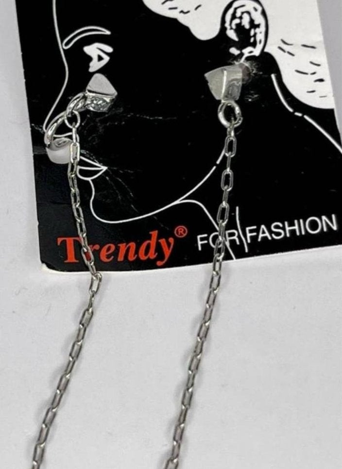 Trendy oorbel met neuspiercing ketting - Zilverkleurig, Ophalen of Verzenden, Nieuw, Overige materialen, Neuspiercing