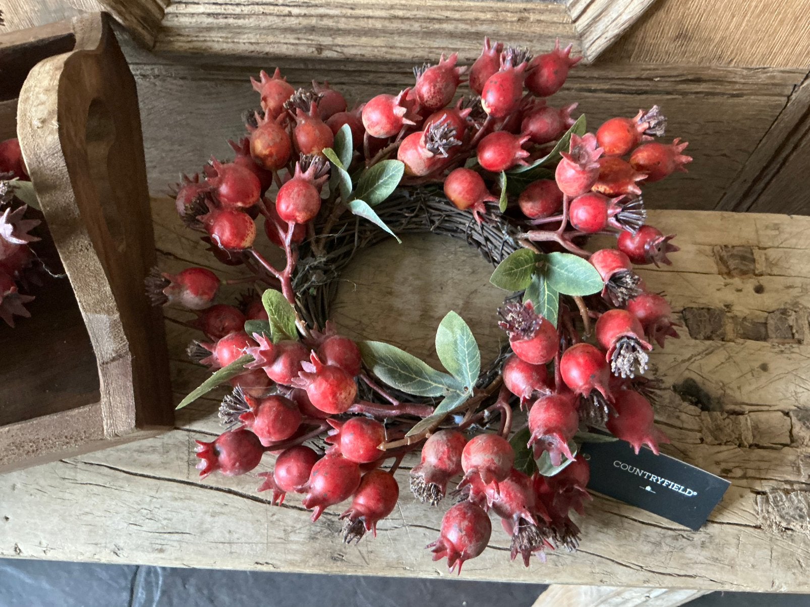 NIEUW Countryfield kunsttakken krans met rozebottels 25 cm, Ophalen of Verzenden, Nieuw