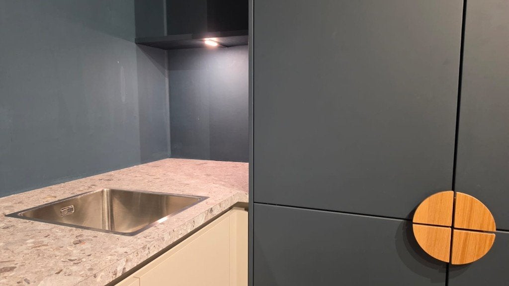 Luxe Hoekkeuken SHOWMODEL / Geheel compleet / INNOVARE DEAL, Overige kleuren, Hoekkeuken, Zo goed als nieuw, Innovare Keukens v.o.f.