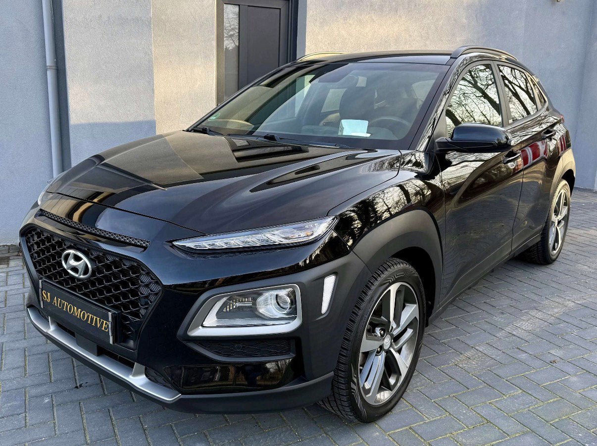 Hyundai Kona  120pk  Advantage+  Head Up  Winter pakket, Voorwielaandrijving, Zwart, Handgeschakeld, 600 kg