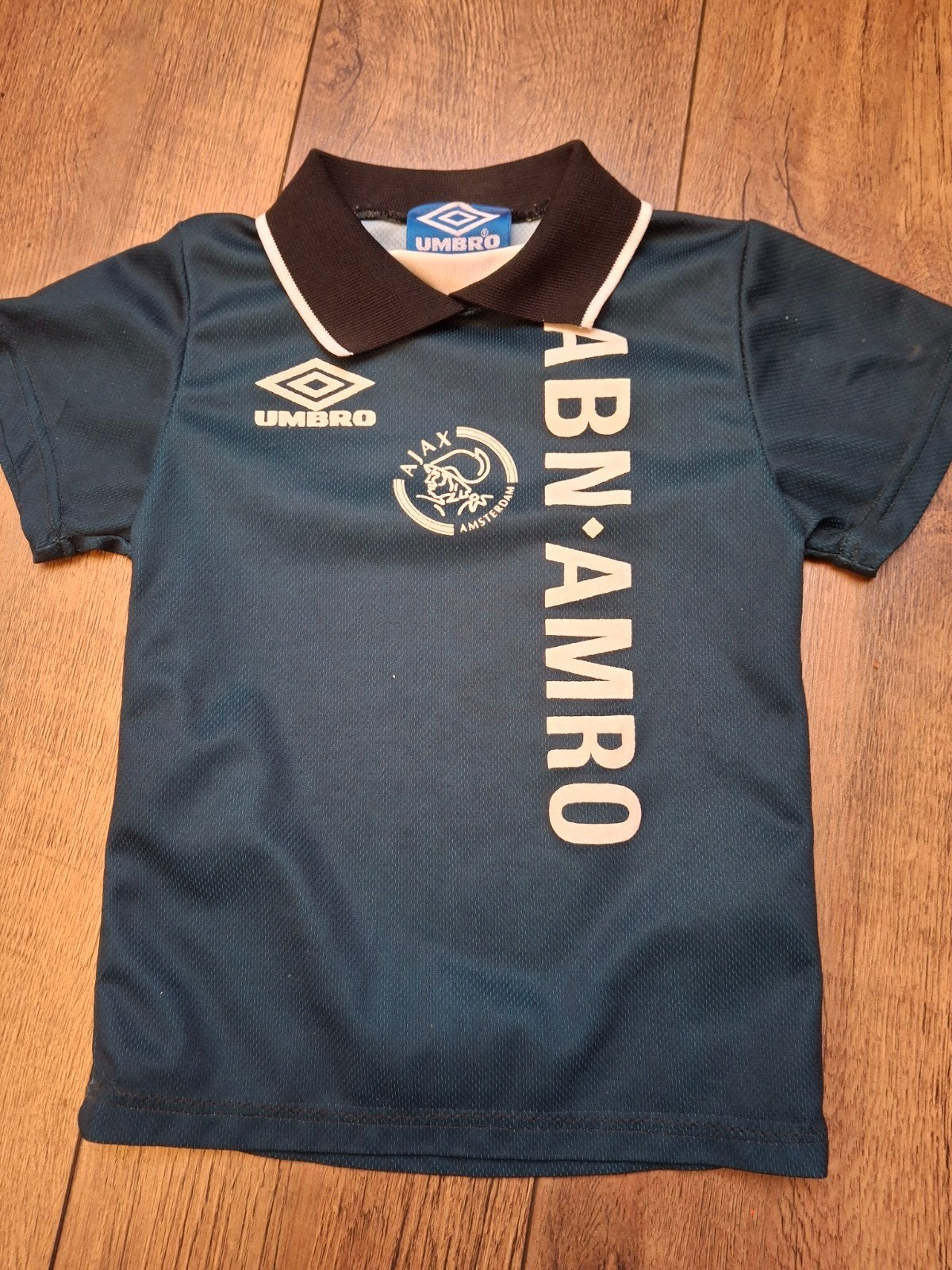 orgineel ajax umbro tenue uit het jaar 91/93, Gebruikt, Jongen of Meisje, Umbro, Ophalen of Verzenden