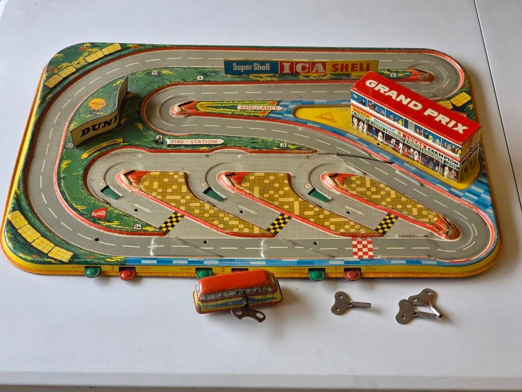 Vintage Opwindbare Racebaan met Busje en Sleutels, Kinderen en Baby's, Speelgoed | Racebanen, Overige merken, Opwindmechanisme