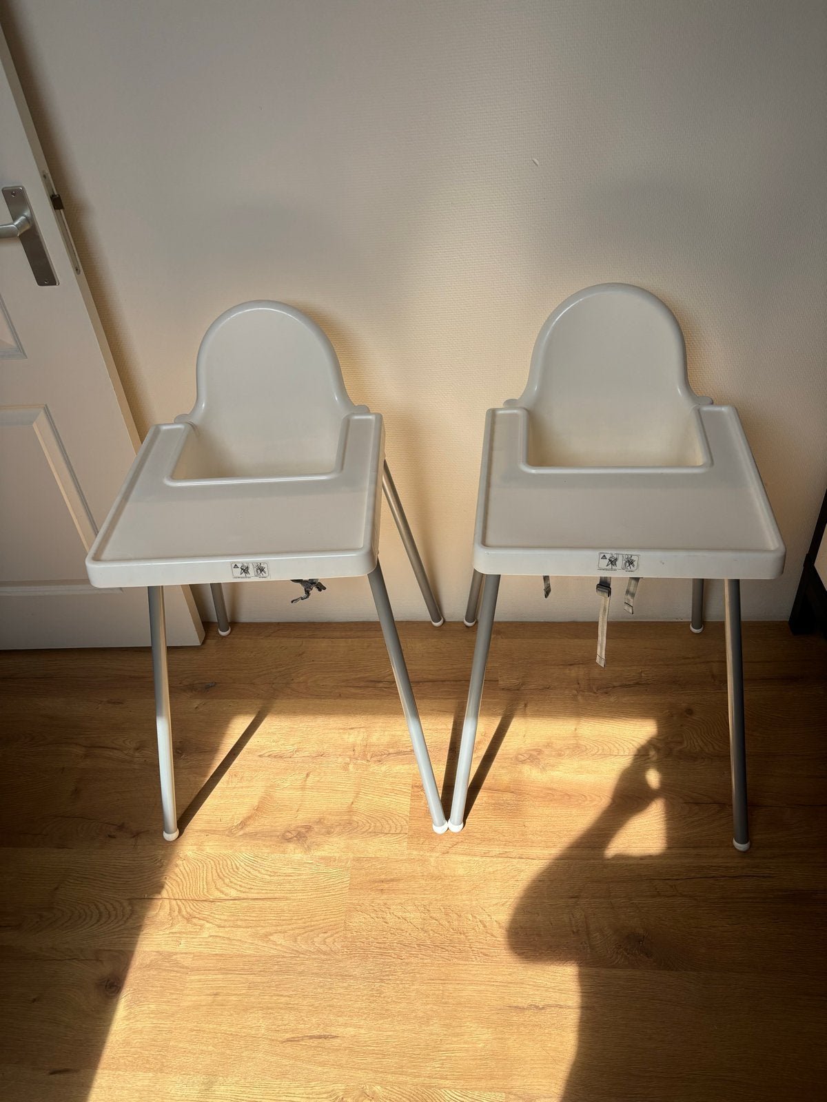 IKEA Antilop kinderstoel met eetblad (2 stuks), Ophalen, Zo goed als nieuw, Overige typen, Gordel(s)