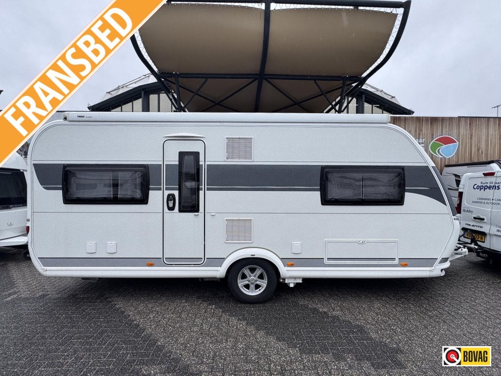Hobby Excellent 560 CFE 2022 E&P LEVELSYSTEEM!!!, Standaardzit, Fietsenrek, Bedrijf, 5 tot 6 meter