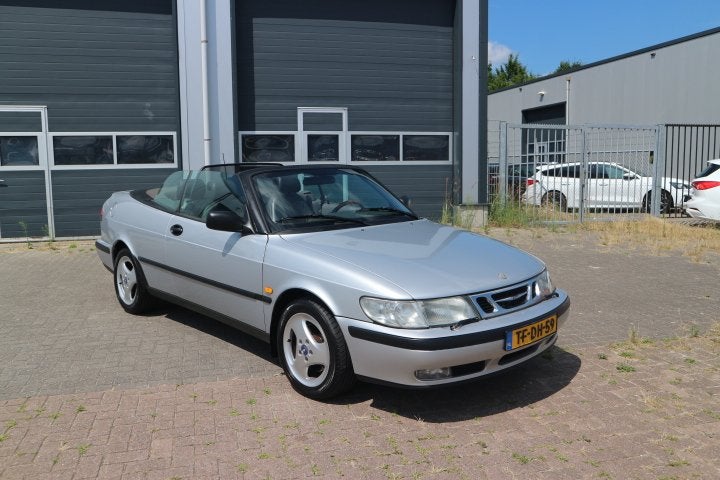 Saab 9-3 Cabrio 2.0 Turbo SE AIRCO CRUISE (bj 1998), Auto's, Zwart, Cabriolet, 4 stoelen, 185 pk
