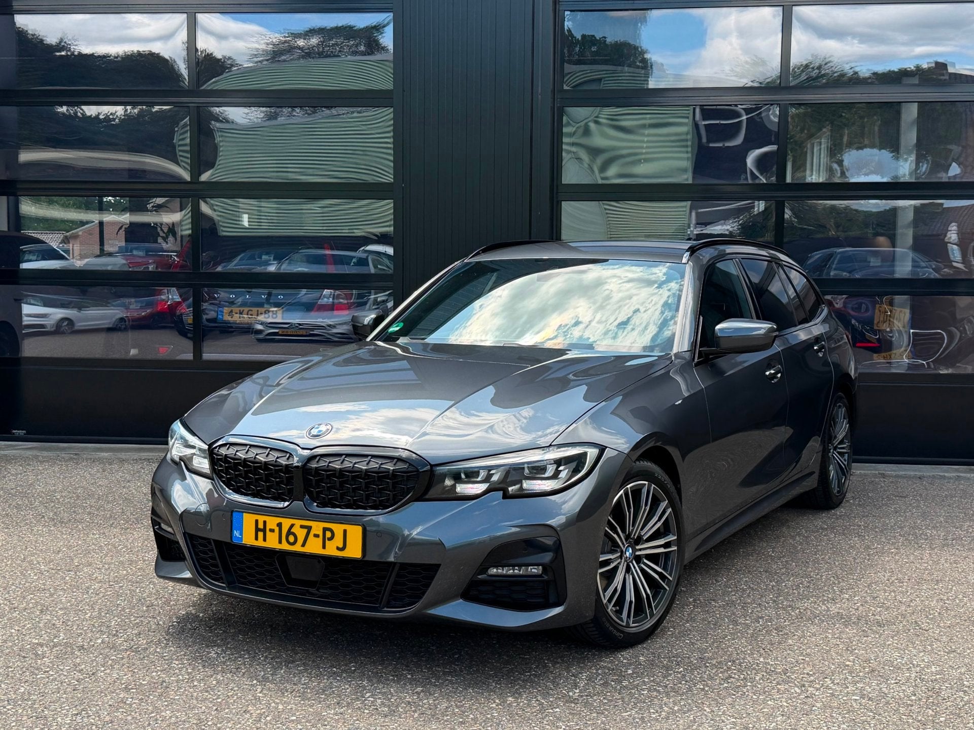 BMW 3-Serie Touring 318i M-Sport Edition Shadowline Trekhaak, Auto's, BMW, Automaat, 1998 cc, Achterwielaandrijving, Gebruikt