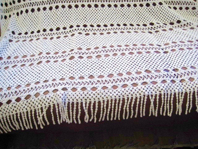 ,WIT GEHAAKT KLEED / SPREI MET LEUKE GEHAAKTE FRANJES ,BROCA, Ophalen of Verzenden
