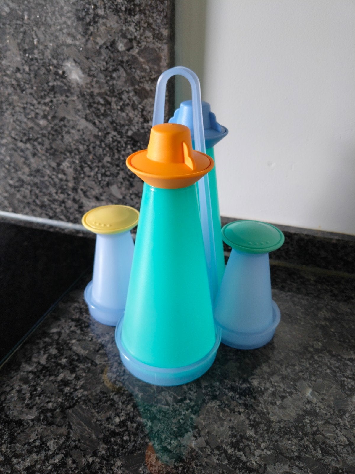 Te koop: Tafelset zout,peper,olie en azijn van Tupperware, Ophalen of Verzenden, Nieuw, Overige typen