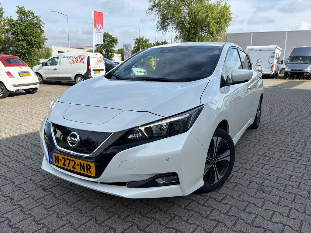Nissan LEAF N-Connecta 40 kWh (RIJKLAARPRIJS/BOVAG), Auto's, Nissan, 12 maanden, Stof, Gebruikt, Zwart