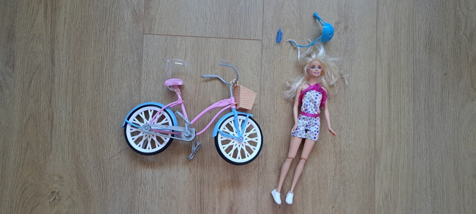 Barbie met fiets, Ophalen, Zo goed als nieuw, Barbie