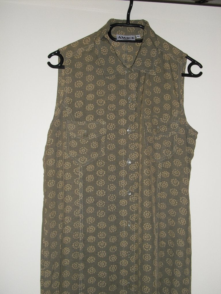 JURK van AMICI maat 42, groen met crème bloemetjes erop., Maat 42/44 (L), Nieuw, AMICI, Ophalen of Verzenden