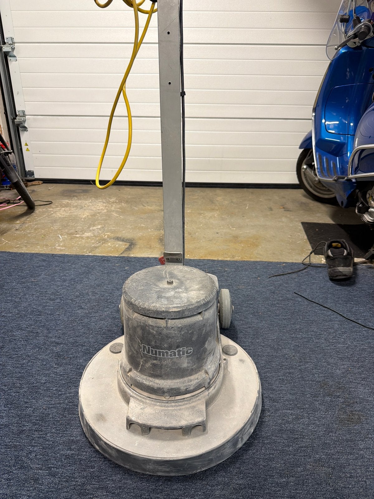 Numatic HFM1515 schuurmachine- Gebruikt, Ophalen, Gebruikt, 1200 watt of meer