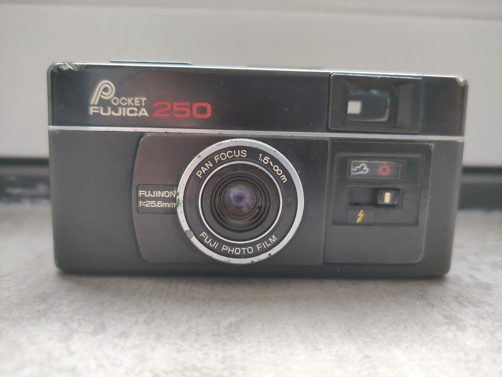 Pocket fujica 250 camera (werkend), Audio, Tv en Foto, Fotocamera's Analoog, Ophalen of Verzenden, Compact, Overige Merken