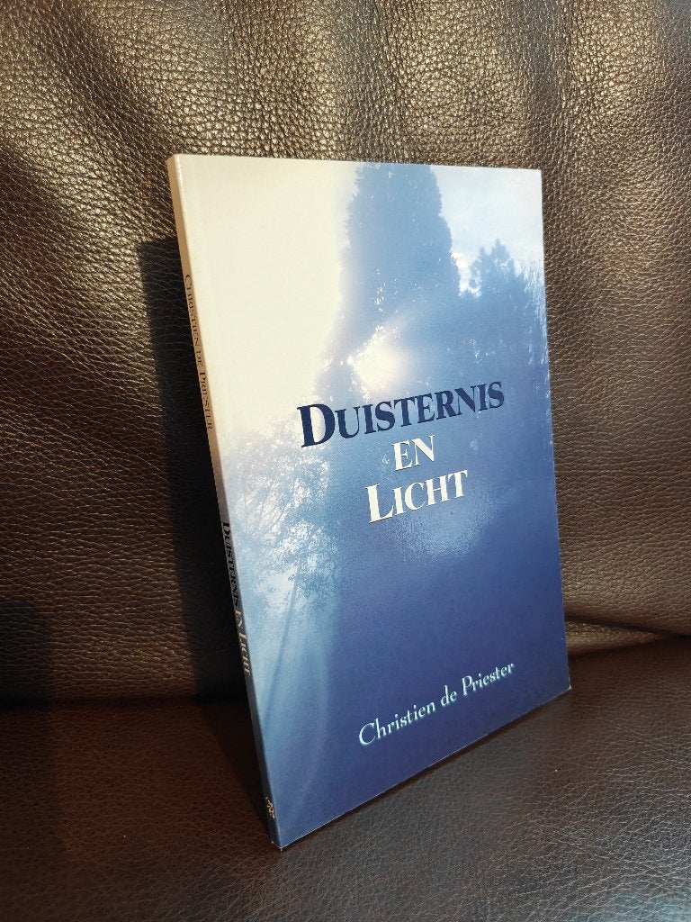 Christien de Priester. Duisternis en licht., Ophalen of Verzenden, Gelezen