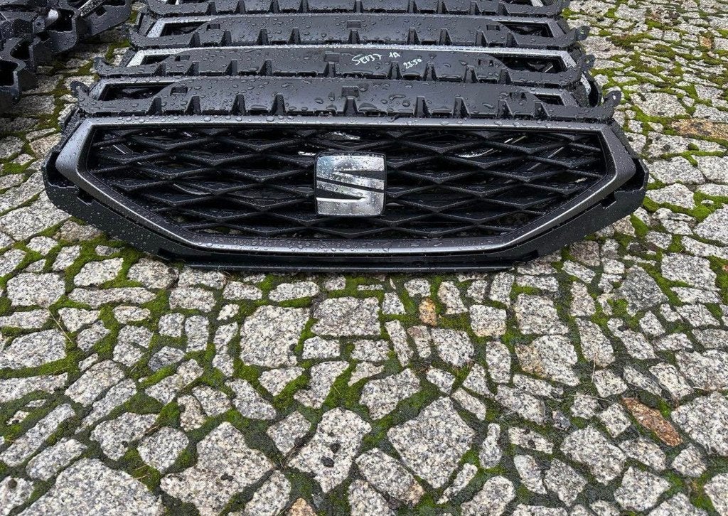 Seat leon FR grille rooster voorbumper 5FA853651, Gebruikt, Autovia A-2, Km 585 585
08760  Martorell, ES, Ophalen of Verzenden