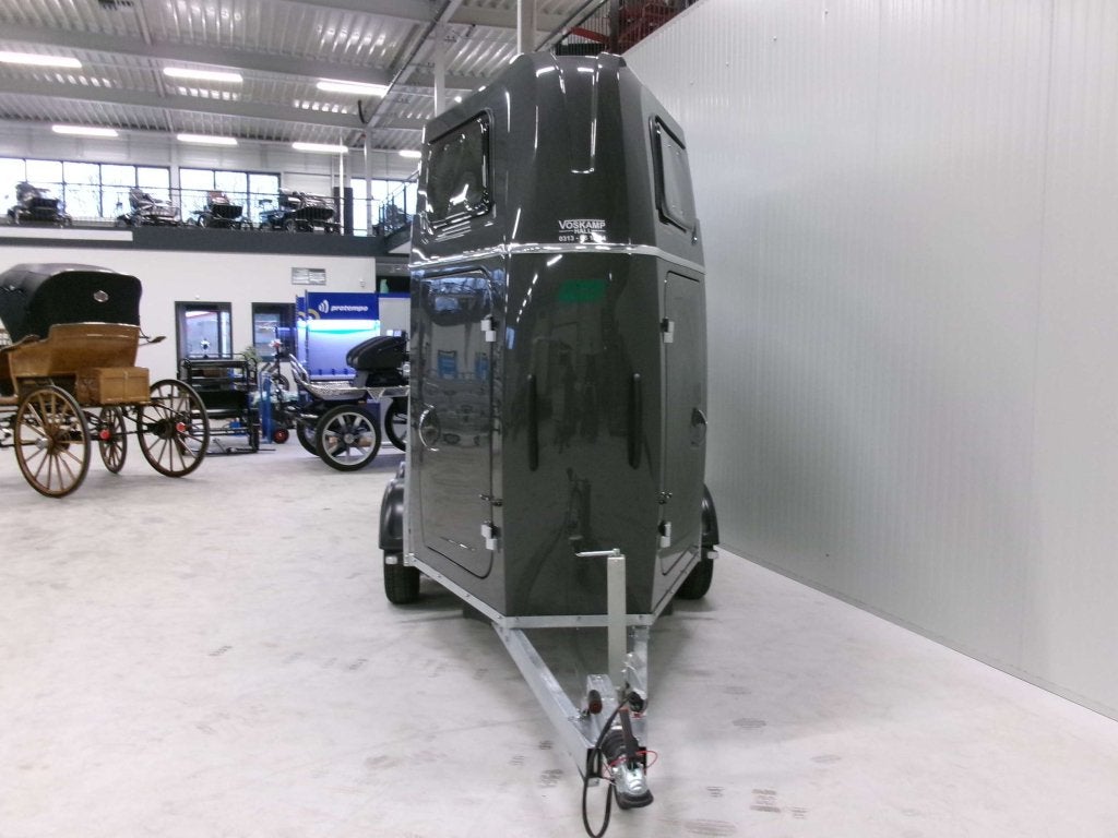 Nieuwe Atec Thensa ruime 1,5 paards trailer. Zeer comleet, Dieren en Toebehoren, Ophalen, Webshop@voskamphall.nl, Voskamp Hall
