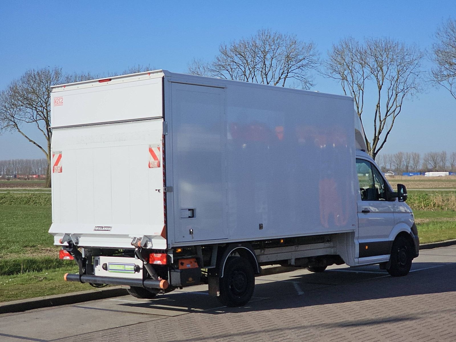 VOLKSWAGEN CRAFTER 35 2.0 bakwagen laadklep!, Gebruikt, Wit, Bedrijf, Lease
