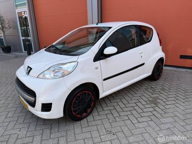 Peugeot 107 1.0-12V XS 3DRS- 141.000 KM NAP-AIRCO, Auto's, Peugeot, Voorwielaandrijving, Elektrische ramen, Stof, Gebruikt