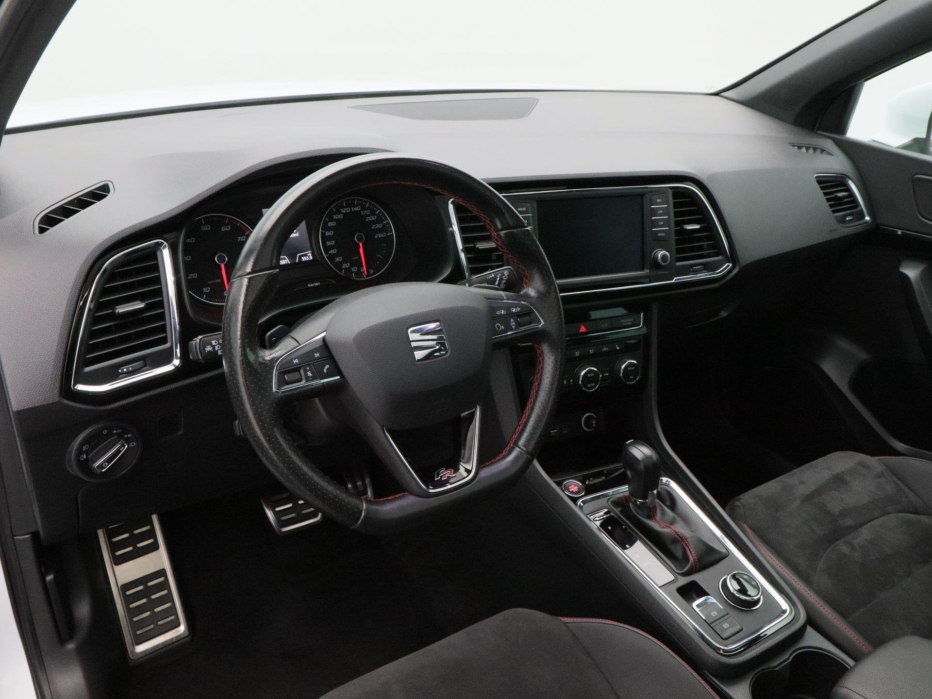 SEAT Ateca 2.0 TSi 190 Pk Automaat FR 4DRIVE | Trekhaak | 36, Auto's, Seat, Automaat, Dealer onderhouden, Euro 6, Wit