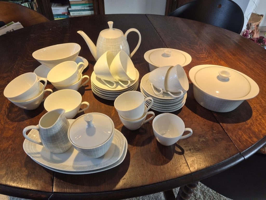 SERVIESDELEN merk ARZBERG FILIGRAIN, Ophalen, Zo goed als nieuw, Porselein, Compleet servies