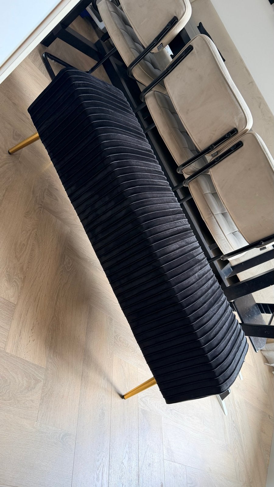 Zwarte fluwelen bankje met gouden poten, Ophalen, Minder dan 50 cm, 100 tot 125 cm, Zo goed als nieuw