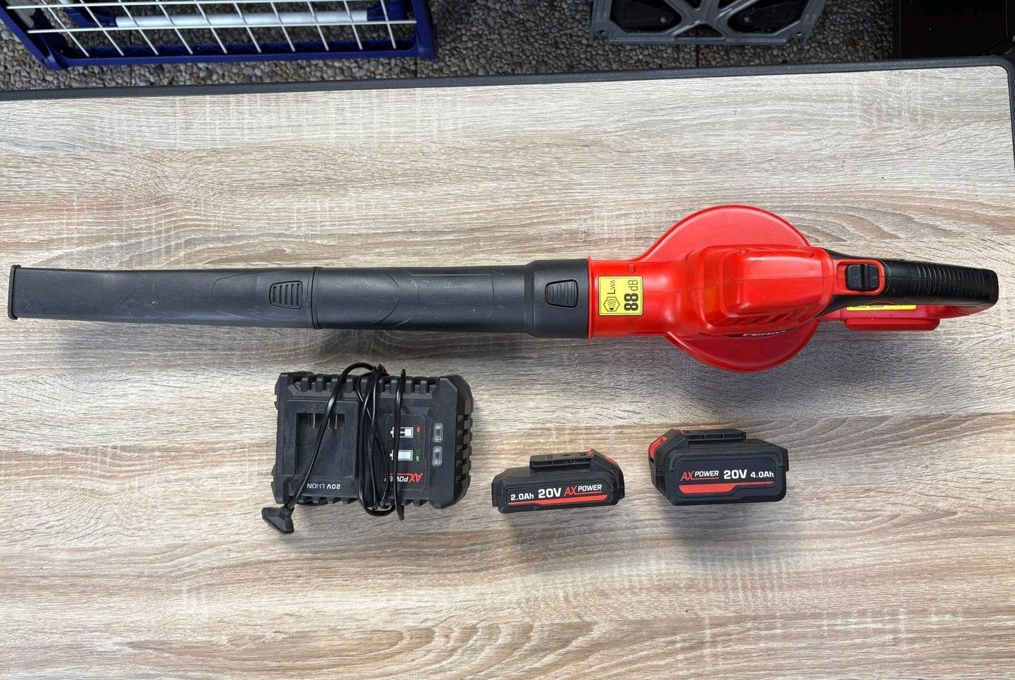 FERM 20V Accu tacker/spijkerpistool + bladblazer set – 2 acc, Ophalen of Verzenden, Gebruikt, Ferm