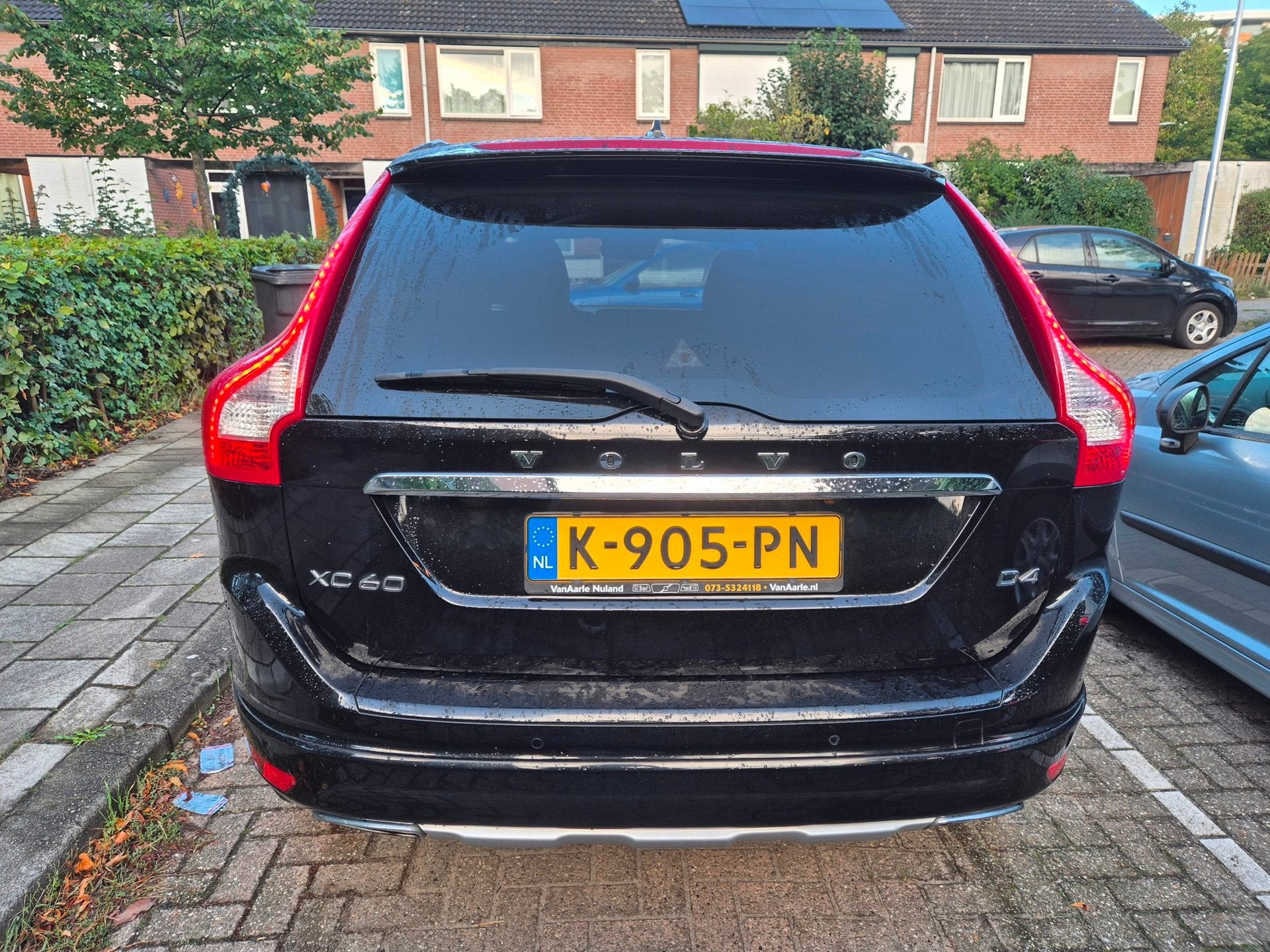 Volvo XC60 2.0 D4 FWD Polar+, full option, nieuwstaat., Dealer onderhouden, 1969 cc, Zwart, Leder