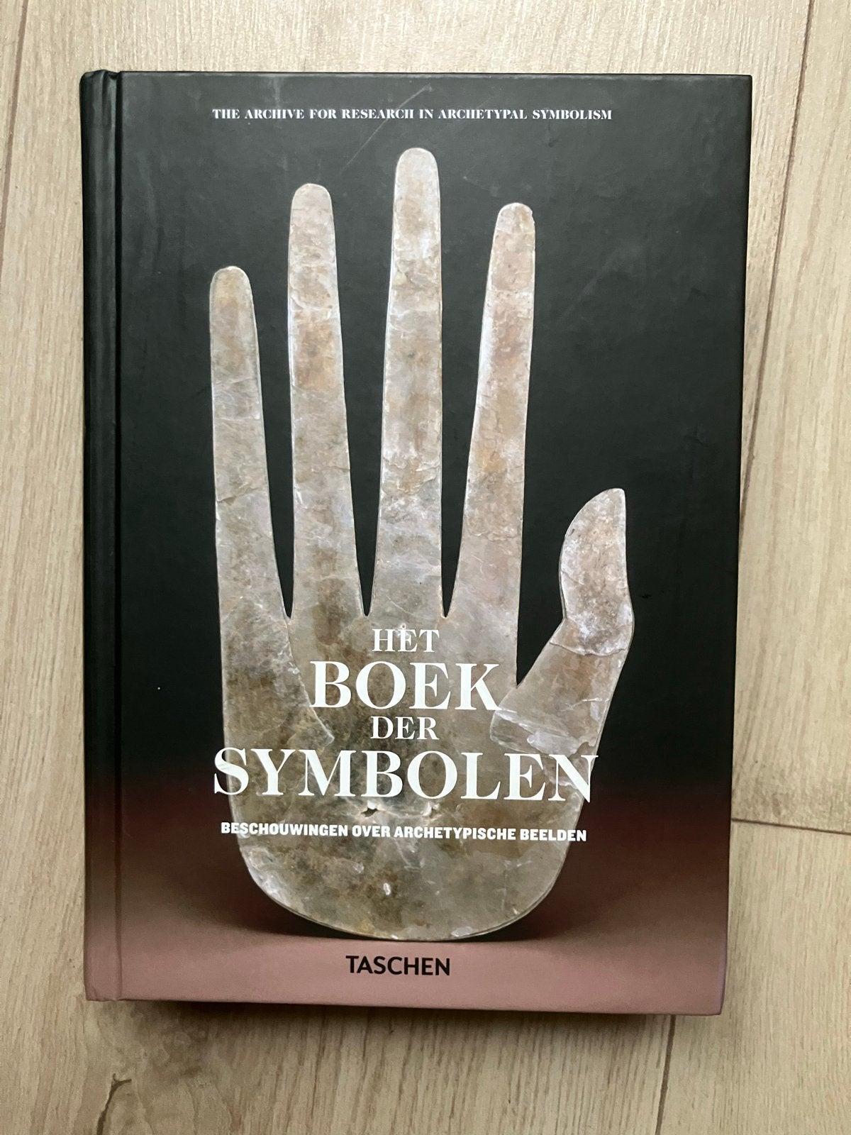 Het Boek der Symbolen - Taschen, Boeken, Ophalen of Verzenden, Zo goed als nieuw, Spiritualiteit algemeen, Achtergrond en Informatie