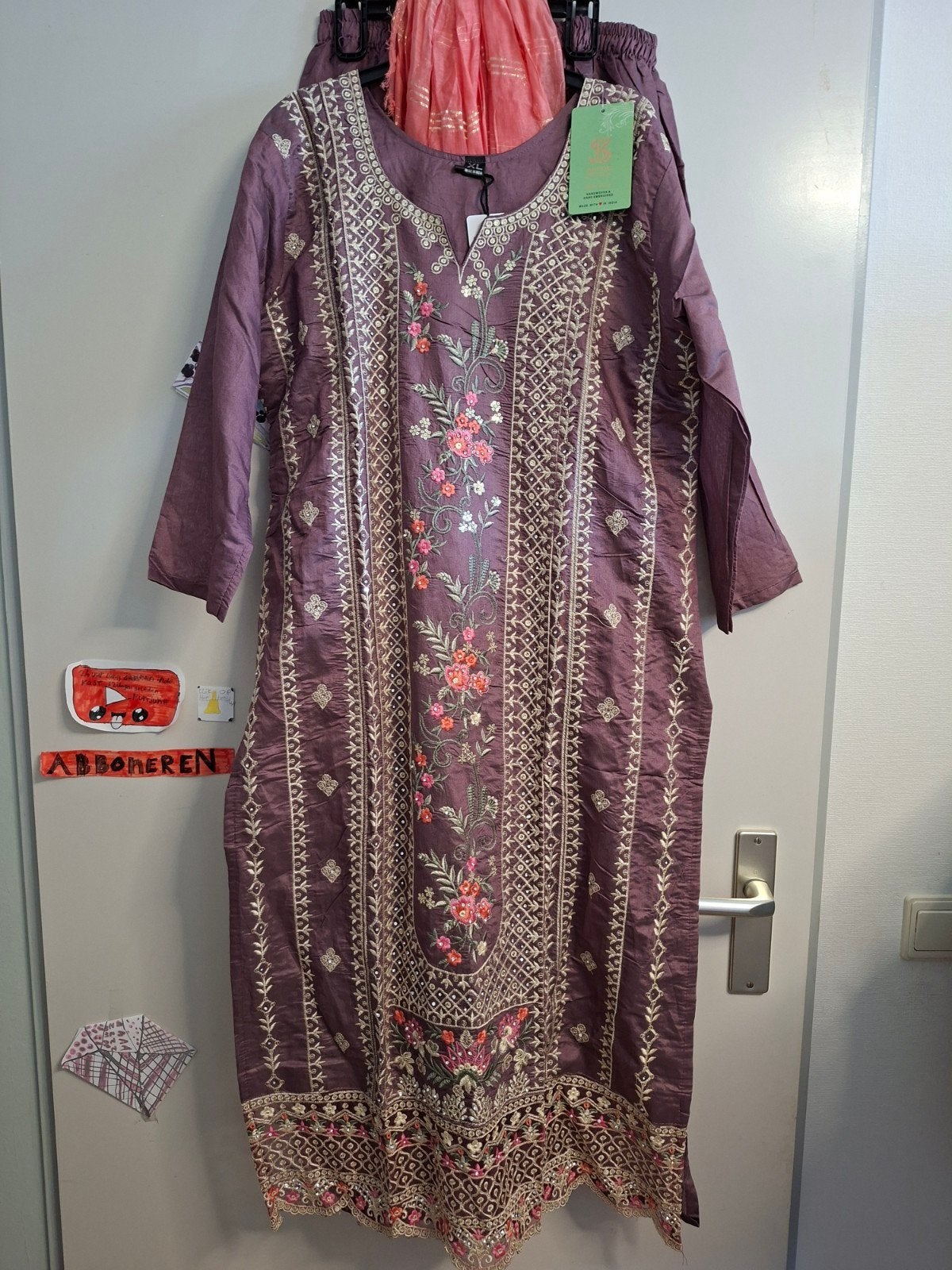 Nieuwe Indiase/Pakistaanse jurk met broek en sjaal, Maat 38/40 (M), Paars, Nieuw, Ophalen of Verzenden