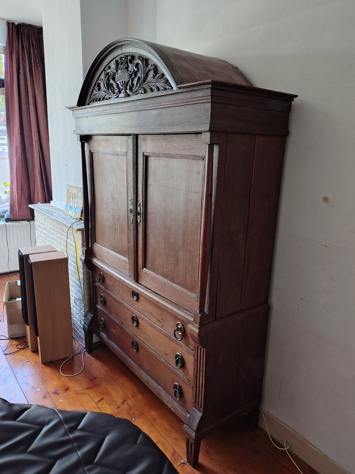 Antieke Drentse Kast - Eikenhout met Snijwerk, Antiek en Kunst, Ophalen