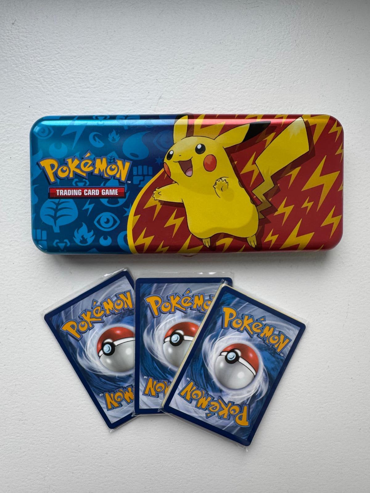 Pokemon Mystery Box Pokemon Cadeau Mystery Tin, Ophalen of Verzenden, Nieuw, Meerdere kaarten