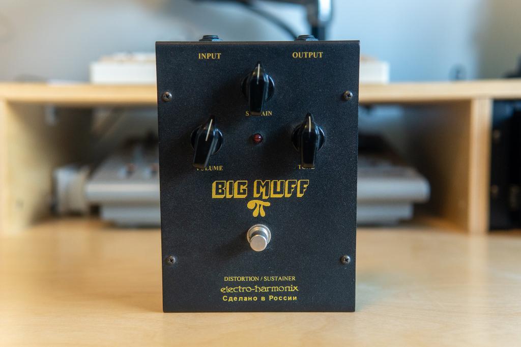 Electro-Harmonix Big Muff Pi Black Russian, Muziek en Instrumenten, Effecten, Ophalen of Verzenden, Gebruikt, Distortion, Overdrive of Fuzz