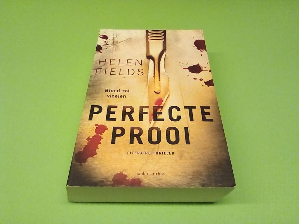 helen fields /// perfecte prooi ///, Ophalen of Verzenden, Zo goed als nieuw, Helen Fields
