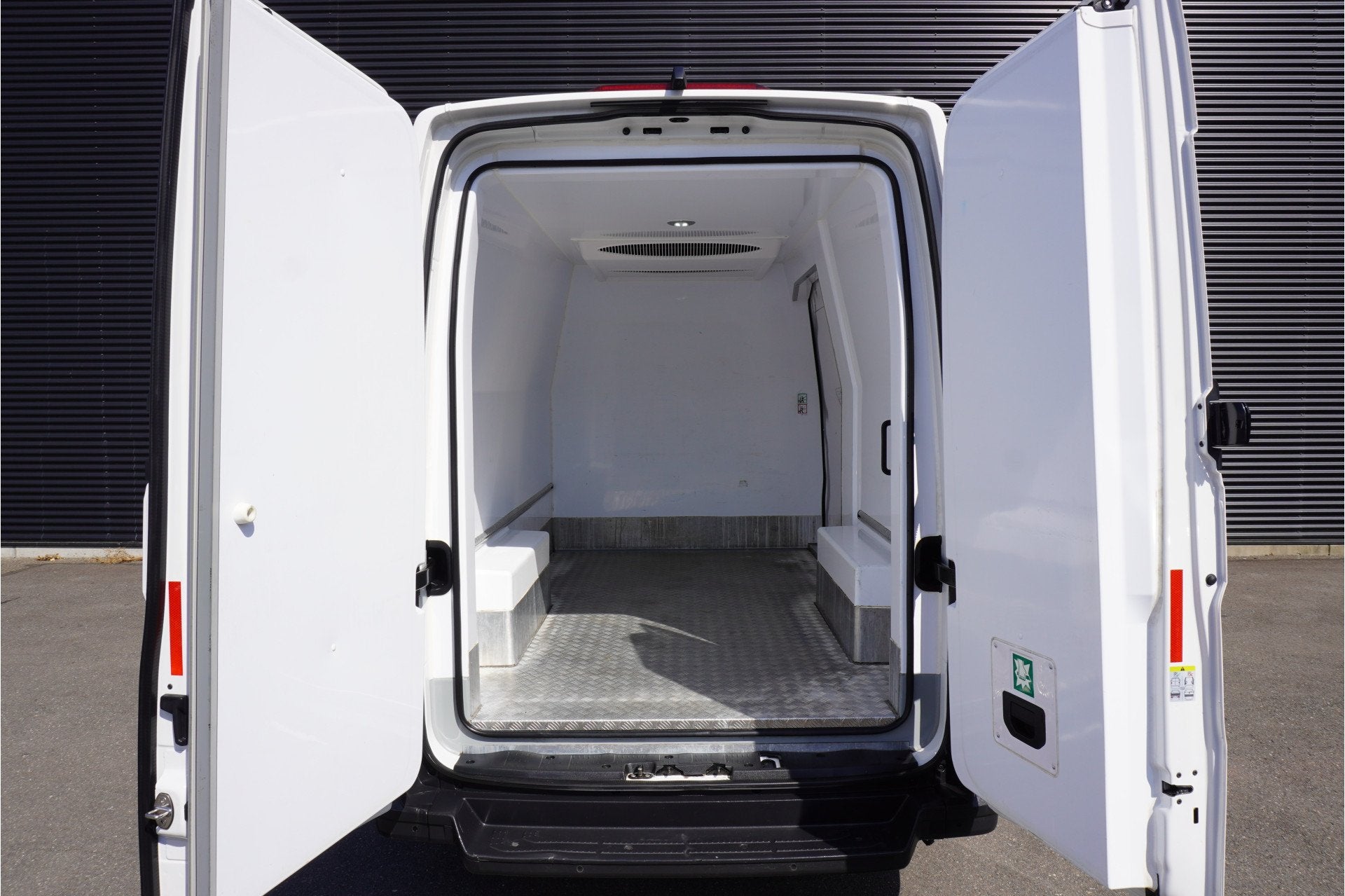 MAN TGE 3.180 180pk Automaat Koelwagen Navigatie Camera Appl, Auto's, Bestelauto's, Gebruikt, 4 cilinders, MAN, Wit
