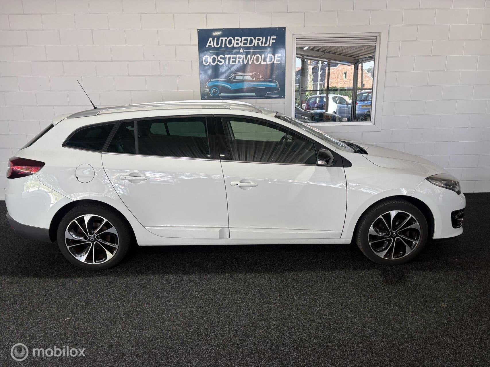Renault Megane Estate 1.5 dCi Bose Navi - Apk - Cruise - Pdc, Voorwielaandrijving, Parkeersensor, Stof, Gebruikt